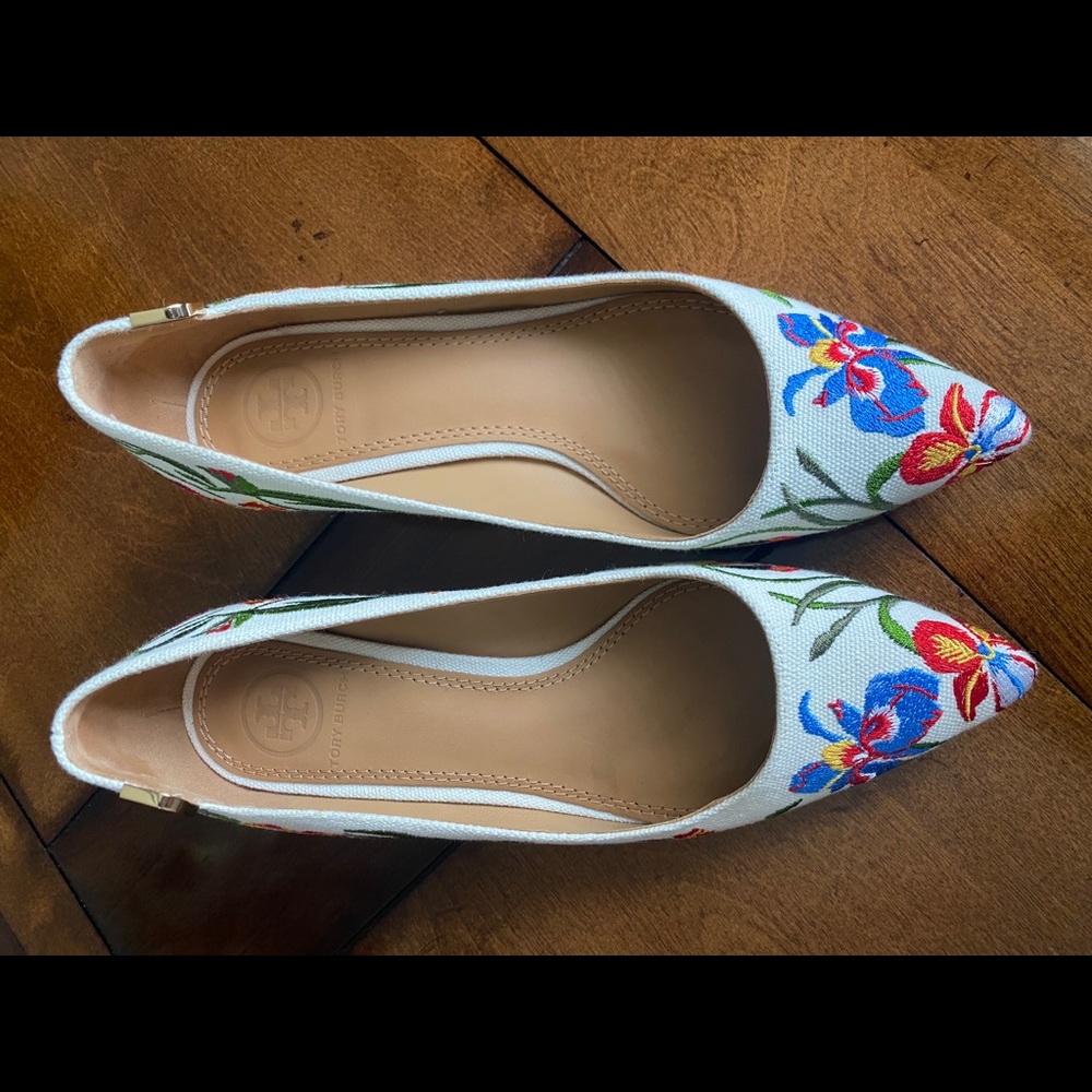 Tory Burch Elizabeth 40MM Pump, Embroidered Canvas